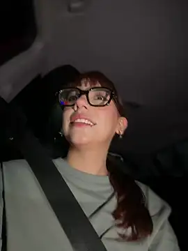 Snapshot of veronicaapink chatting on 10-21-25, 01:06 veronicaapink online show from 10-21-25, 01:06