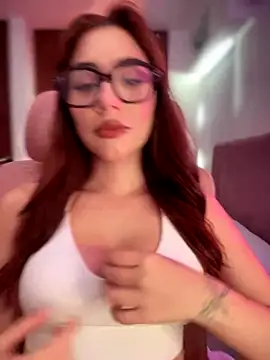 Snapshot of veronicaapink chatting on 10-26-25, 08:48 veronicaapink online show from 10-26-25, 08:48