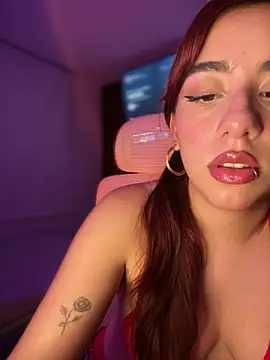 Snapshot of veronicaapink chatting on 11-20-25, 11:04 veronicaapink online show from 11-20-25, 11:04