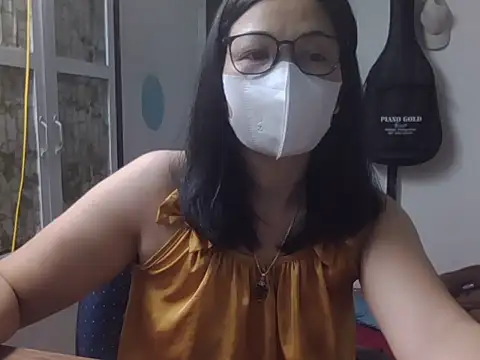 JuliaCiona online show from 11-09-25, 05:55