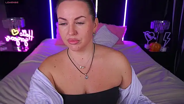 KiraCandyS online show from 11-21-25, 09:57