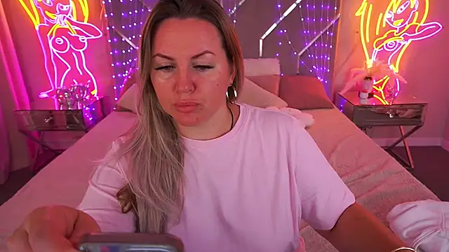 KiraCandyS online show from 05-19-26, 10:49