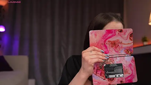 Amely Young online show from 04-28-26, 01:04