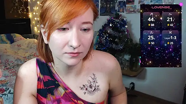 Snapshot of licentia__poetica chatting on 12-31-24, 10:45 licentia  poetica online show from 12-31-24, 10:45