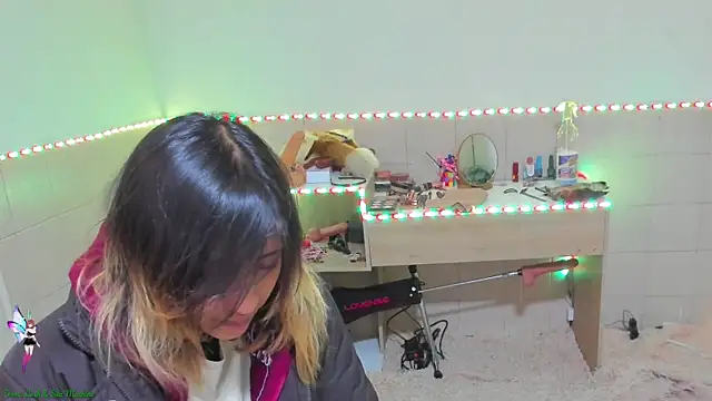 Snapshot of linnie_ chatting on 09-18-25, 06:54 linnie  online show from 09-18-25, 06:54