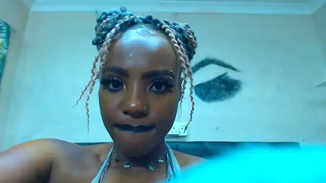 Snapshot of SAVAGExBOO chatting on 12-20-24, 01:47 SAVAGExBOO online show from 12-20-24, 01:47