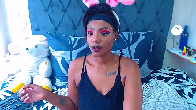 Snapshot of SAVAGExBOO chatting on 01-01-25, 11:27 SAVAGExBOO online show from 01-01-25, 11:27