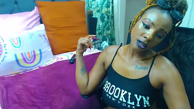 Snapshot of SAVAGExBOO chatting on 01-29-25, 01:37 SAVAGExBOO online show from 01-29-25, 01:37