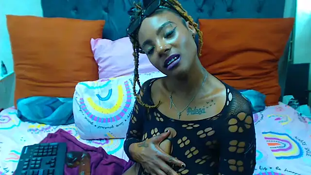 Snapshot of SAVAGExBOO chatting on 02-06-25, 02:11 SAVAGExBOO online show from 02-06-25, 02:11