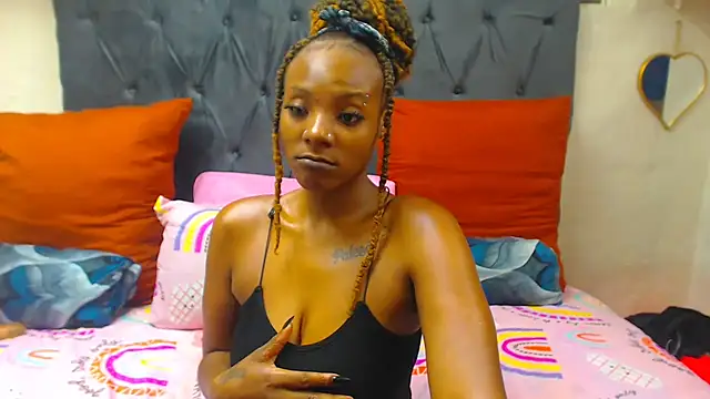 Snapshot of SAVAGExBOO chatting on 02-19-25, 01:08 SAVAGExBOO online show from 02-19-25, 01:08