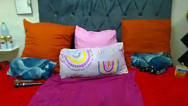 Snapshot of SAVAGExBOO chatting on 03-10-25, 12:07 SAVAGExBOO online show from 03-10-25, 12:07