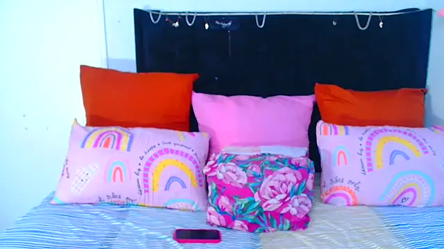 Snapshot of SAVAGExBOO chatting on 10-21-25, 10:21 SAVAGExBOO online show from 10-21-25, 10:21