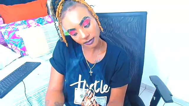 Snapshot of SAVAGExBOO chatting on 12-04-25, 12:53 SAVAGExBOO online show from 12-04-25, 12:53