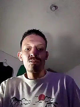 Snapshot of trebollhht chatting on 02-04-25, 12:08 trebollhht online show from 02-04-25, 12:08