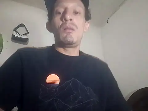 Snapshot of trebollhht chatting on 09-15-25, 01:05 trebollhht online show from 09-15-25, 01:05