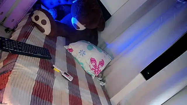 Snapshot of Maryonthemoon chatting on 12-31-24, 01:36 Maryonthemoon online show from 12-31-24, 01:36