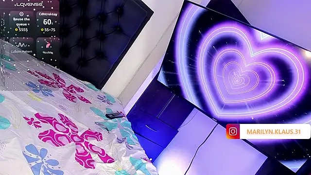 Snapshot of Maryonthemoon chatting on 09-20-25, 04:13 Maryonthemoon online show from 09-20-25, 04:13