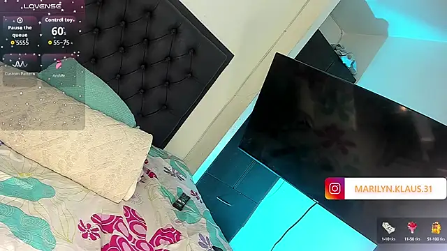 Snapshot of Maryonthemoon chatting on 09-22-25, 02:41 Maryonthemoon online show from 09-22-25, 02:41