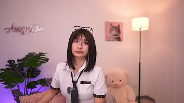 Angeeel  online show from 10-13-25, 03:50