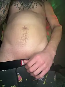 Snapshot of Floristtt chatting on 12-17-25, 01:06 Floristtt online show from 12-17-25, 01:06