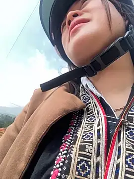 Hellen 111 online show from 10-12-25, 03:16