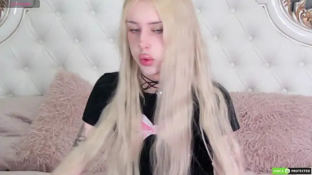 Snapshot of Joy_Barker chatting on 09-21-25, 03:30 Joy Barker online show from 09-21-25, 03:30