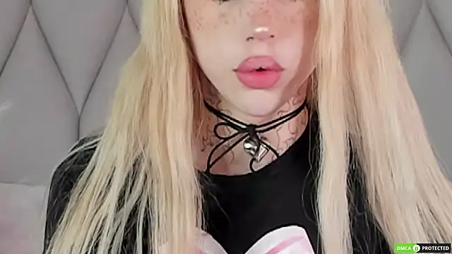 Snapshot of Joy_Barker chatting on 10-08-25, 01:42 Joy Barker online show from 10-08-25, 01:42