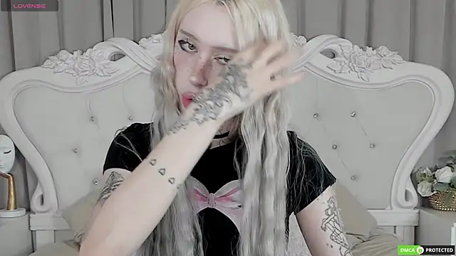 Snapshot of Joy_Barker chatting on 11-08-25, 03:18 Joy Barker online show from 11-08-25, 03:18