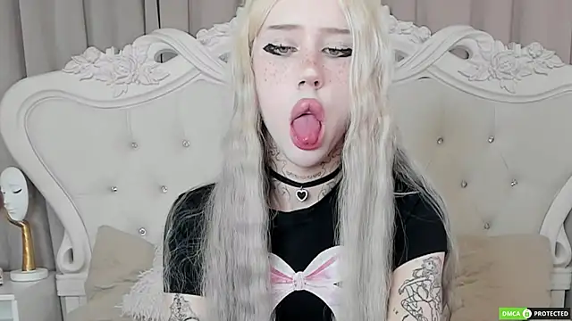 Snapshot of Joy_Barker chatting on 11-10-25, 04:11 Joy Barker online show from 11-10-25, 04:11