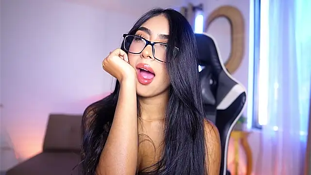 Sara albrecht online show from 12-14-24, 12:33