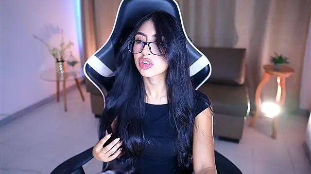 Sara albrecht online show from 03-06-25, 01:14