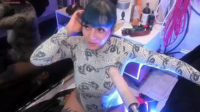 luxifer 666  online show from 02-10-25, 10:51