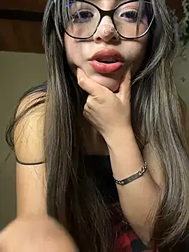 Snapshot of Lily_candy_X chatting on 06-06-26, 05:12 Lily candy X online show from 06-06-26, 05:12