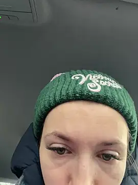 Snapshot of KateRedgar chatting on 02-05-25, 01:44 KateRedgar online show from 02-05-25, 01:44