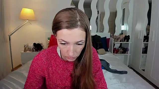 Snapshot of KateRedgar chatting on 02-09-25, 03:56 KateRedgar online show from 02-09-25, 03:56