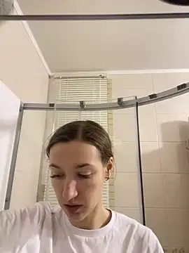 Snapshot of KateRedgar chatting on 03-02-25, 03:27 KateRedgar online show from 03-02-25, 03:27