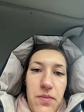 Snapshot of KateRedgar chatting on 03-13-25, 02:01 KateRedgar online show from 03-13-25, 02:01