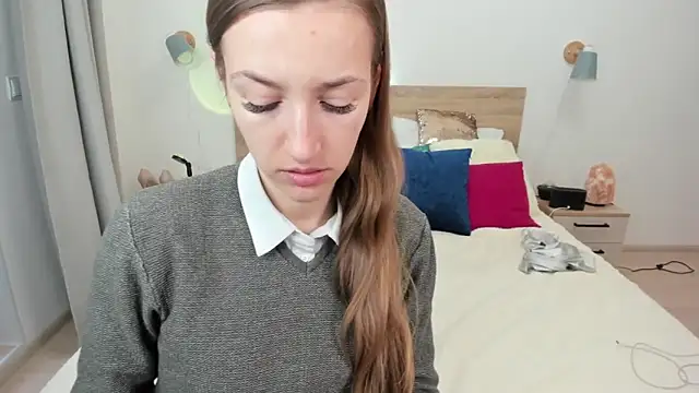 Snapshot of KateRedgar chatting on 10-07-25, 01:41 KateRedgar online show from 10-07-25, 01:41