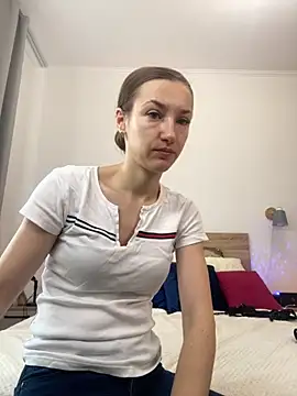 Snapshot of KateRedgar chatting on 10-12-25, 08:46 KateRedgar online show from 10-12-25, 08:46