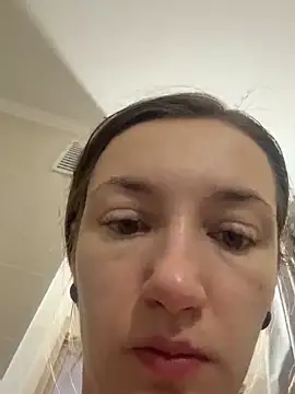 KateRedgar online show from 03-11-26, 10:54