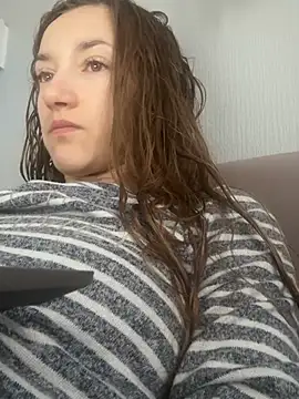 KateRedgar online show from 04-04-26, 06:11