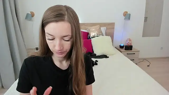 KateRedgar online show from 04-26-26, 10:46