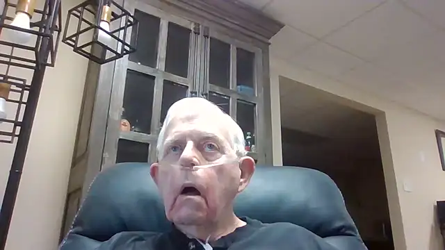 Snapshot of bootlegmanz chatting on 05-04-26, 09:44 bootlegmanz online show from 05-04-26, 09:44