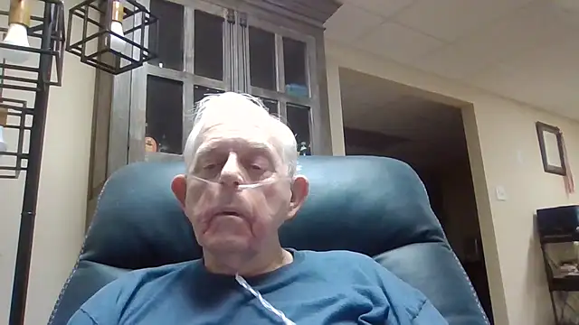 Snapshot of bootlegmanz chatting on 05-05-26, 02:14 bootlegmanz online show from 05-05-26, 02:14