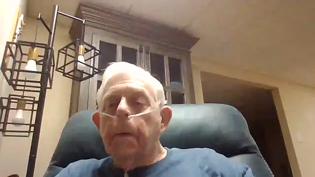 Snapshot of bootlegmanz chatting on 05-06-26, 02:19 bootlegmanz online show from 05-06-26, 02:19