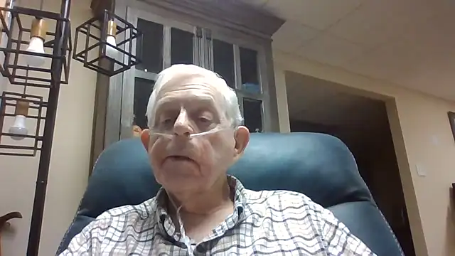 Snapshot of bootlegmanz chatting on 05-08-26, 08:25 bootlegmanz online show from 05-08-26, 08:25