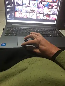Snapshot of TheSouthernKing chatting on 05-15-26, 09:55 TheSouthernKing online show from 05-15-26, 09:55