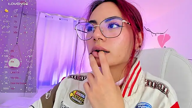 Snapshot of sophiecherry_ chatting on 12-05-24, 09:17 sophiecherry online show from 12-05-24, 09:17