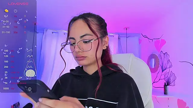 Snapshot of sophiecherry_ chatting on 12-16-24, 09:52 sophiecherry online show from 12-16-24, 09:52