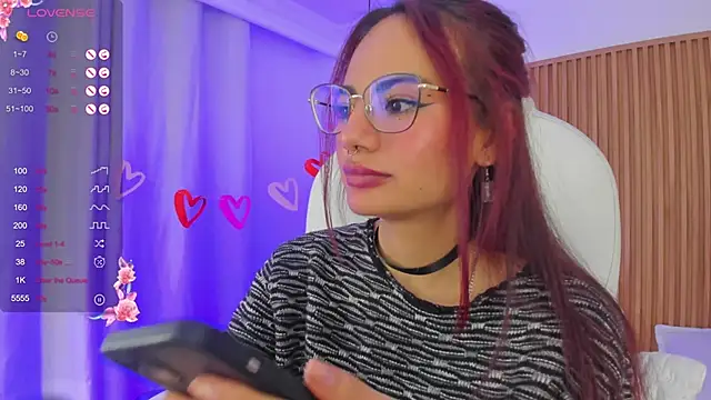 Snapshot of sophiecherry_ chatting on 02-17-25, 07:37 sophiecherry online show from 02-17-25, 07:37